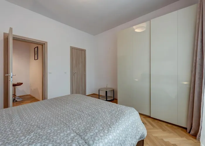 Luxury Retreat - Tudor Arghezi 26 - Square דירה